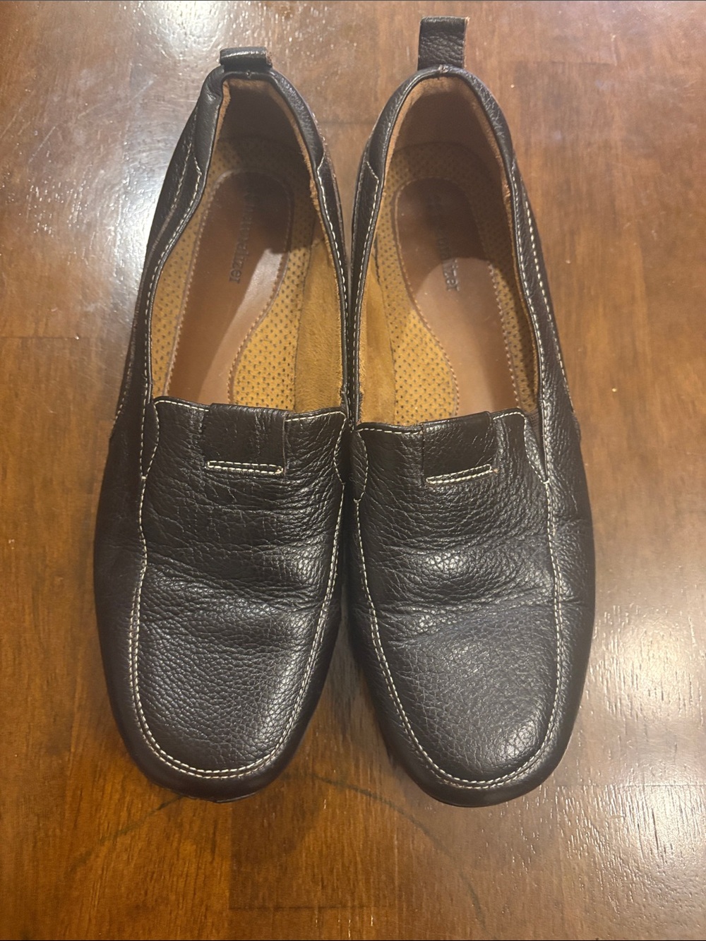 Naturalizer Women’s Brown Leather Slip-On Loafers with Contrast Stitching